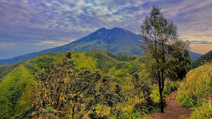 Gunung Lawu — Puncak Tertinggi di Wilayah Wonogiri