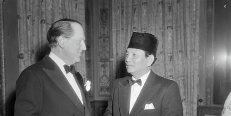 Mr. Sartono — Ketua DPR Pertama Republik Indonesia