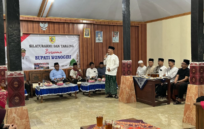 Bupati Wonogiri Gelar Tarawih Keliling di Desa Lebak, Pracimantoro
